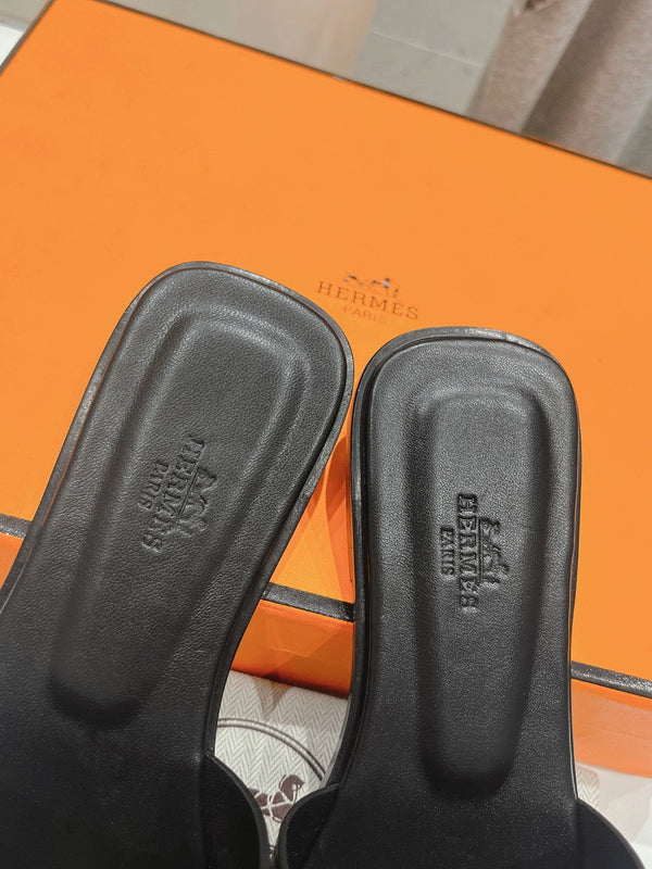 Idioma Sandal Black Calfskin