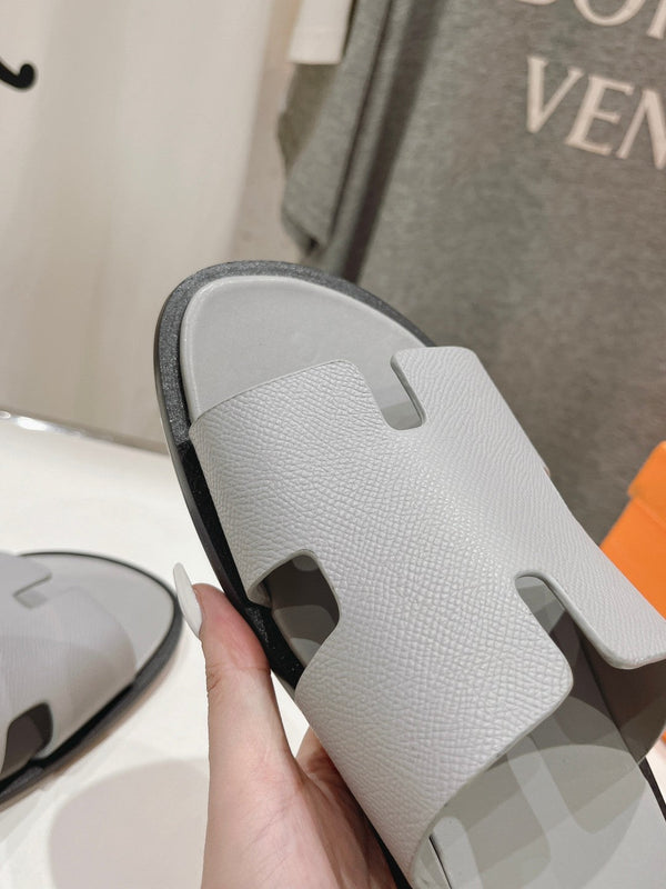 SANDALO IZMIR PELLE DI AGNELLO GRIGIO LUCIDO