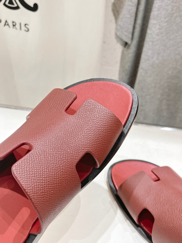 SANDALO IZMIR IN PELLE DI AGNELLO RUBINO