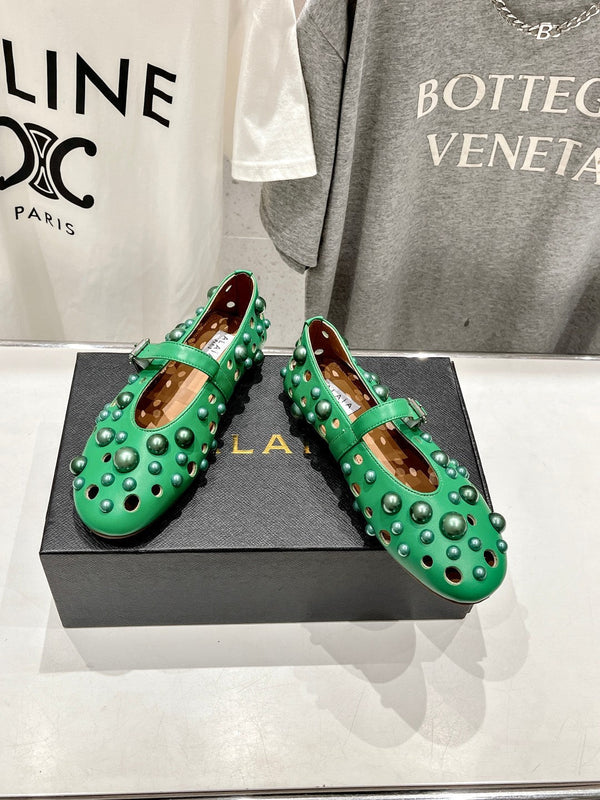 ALAIA PEARL MARY JANE SHOES IN EMERALD GREEN LAMBSKIN
