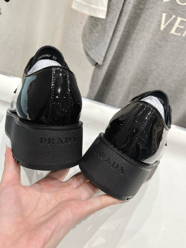 MOCASSINI PRA IN PELLE SPAZZOLATA NERO LUCIDO