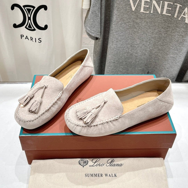 mocassino con suola a pois in pelle scamosciata marrone chiaro