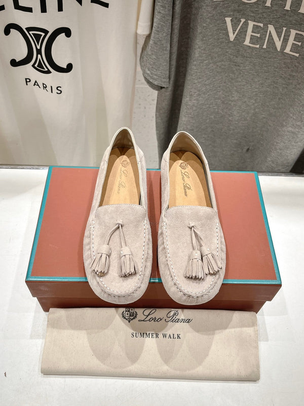 mocassino con suola a pois in pelle scamosciata marrone chiaro