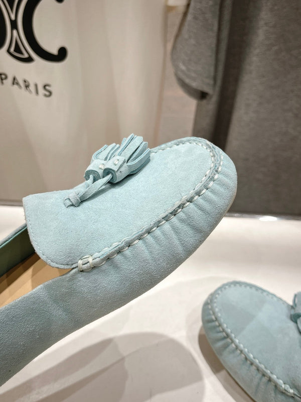 mocassino con suola a pois in pelle scamosciata blu nuvola