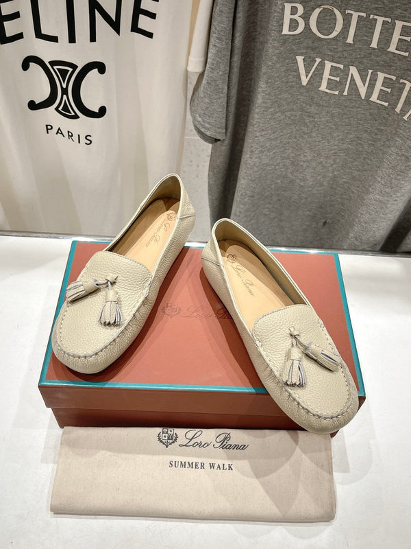 mocassino walk con suola a pois in pelle di vitello color crema