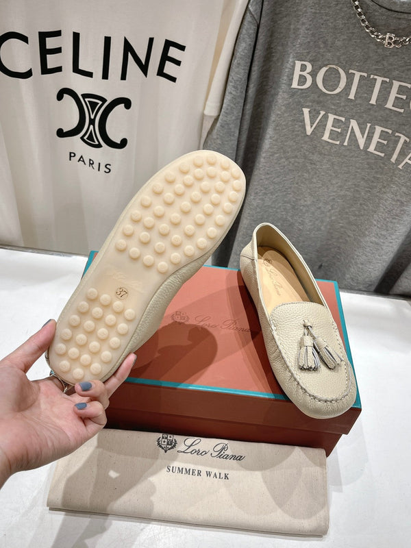 mocassino walk con suola a pois in pelle di vitello color crema