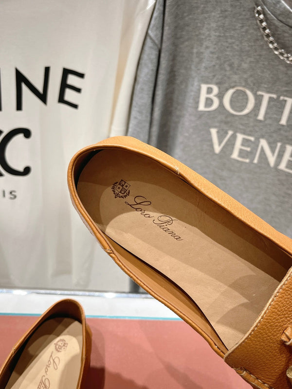 mocassino walk con suola a pois in pelle di vitello marrone