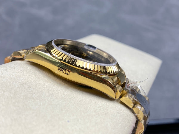 Rolex Day-Date 36mm Gold Black Dial