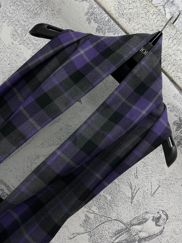 CD 25 Abito con scollo all'americana e schiena scoperta in tessuto di lana viola e nero