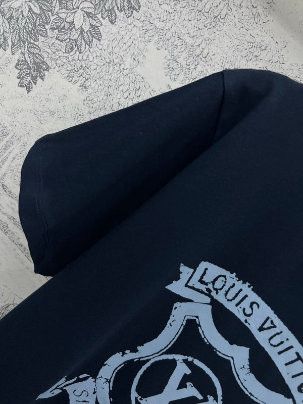 LV 25 Decorazione con cerniera in metallo sulla spalla sinistra T-shirt in cotone nero