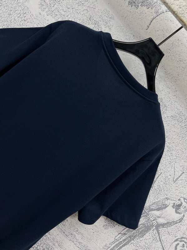 LV 25 Decorazione con cerniera in metallo sulla spalla sinistra T-shirt in cotone nero