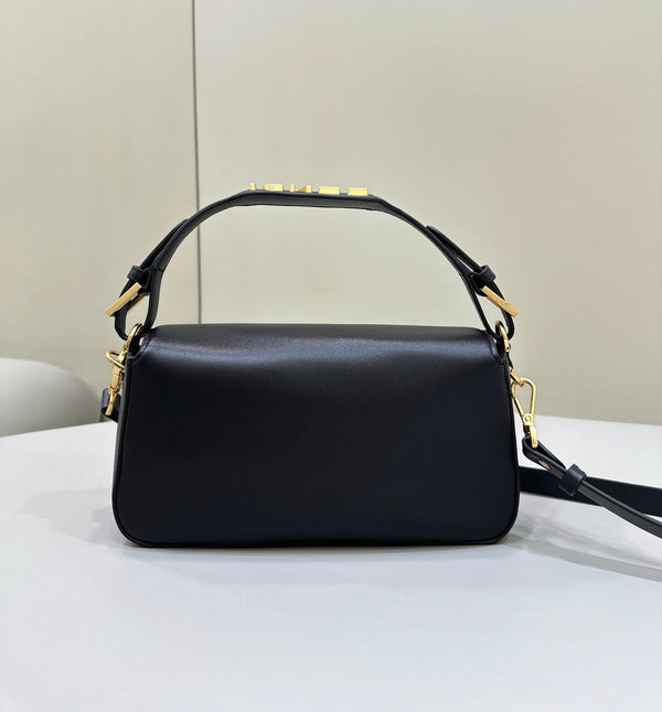 BAGUETTE 27 IN BLACK SMOOTH CALFSKIN GOLD HARDWARE