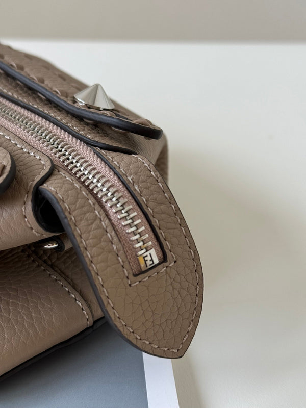 BY THE WAY SELLERIA MINI 20 IN MEDIUM BROWN GRAINED CALFSKIN