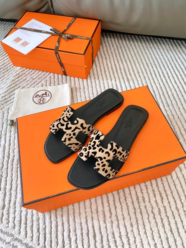 HM Oran Sandal Beige With Black Pattern Calfskin  963189