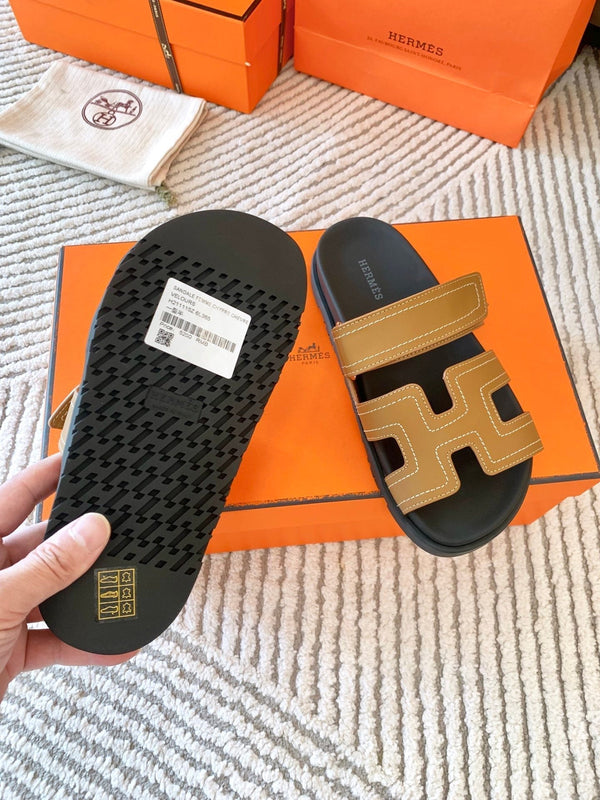 Sandalo HM Cyprus Lumpy Brown con cuciture bianche in pelle di agnello 963495