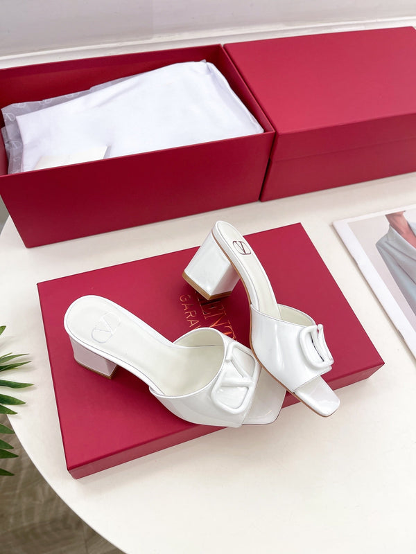 Vlogo 60 Patent Sandal White Leather