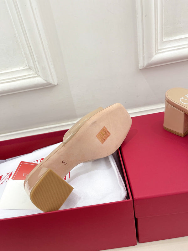 Vlogo 60 Patent Sandal Beige Leather