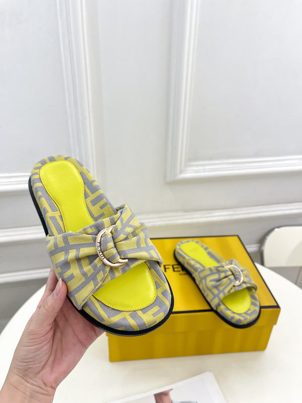 PANTOFOLA BASSA FENDI IN TESSUTO JACQUARD CON MONOGRAMMA GIALLO E GRIGIO CON FERRAMENTA ORO