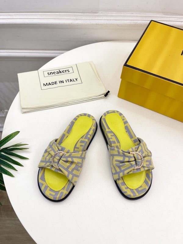PANTOFOLA BASSA FENDI IN TESSUTO JACQUARD CON MONOGRAMMA GIALLO E GRIGIO CON FERRAMENTA ORO