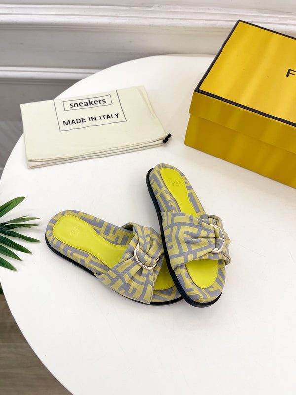 PANTOFOLA BASSA FENDI IN TESSUTO JACQUARD CON MONOGRAMMA GIALLO E GRIGIO CON FERRAMENTA ORO