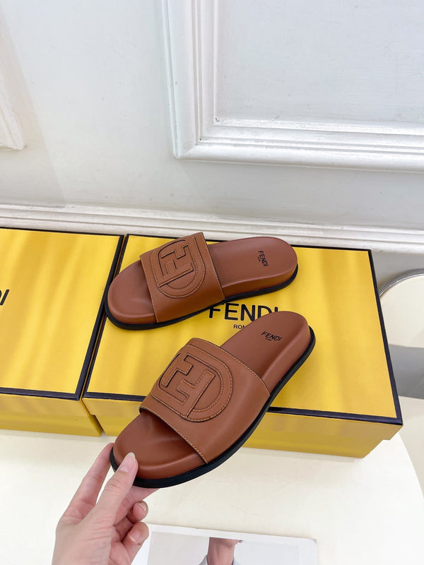 FENDI LOGO SLIDES IN SYRUP BROWN CALFSKIN
