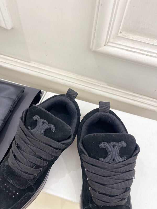 HUNTINGTON LOW LACE-UP SNEAKER IN BLACK SUEDE AND MESH