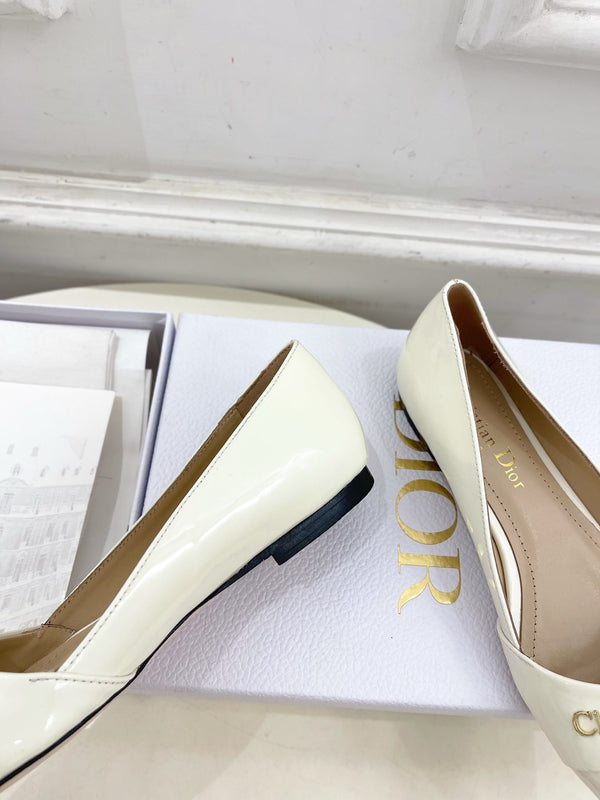 CD 25 Pump Flat Pelle Verniciata Bianca 307413