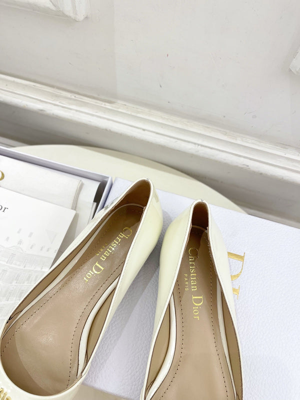 CD 25 Pump Flat Pelle Verniciata Bianca 307413