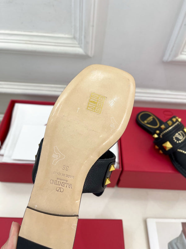 Plaster Caster Buffalo Thong Sandal Black Calfskin And Cowhide 307474Plaster Caster Buffalo Thong Sandal Black Calfskin And Cowhide 307474