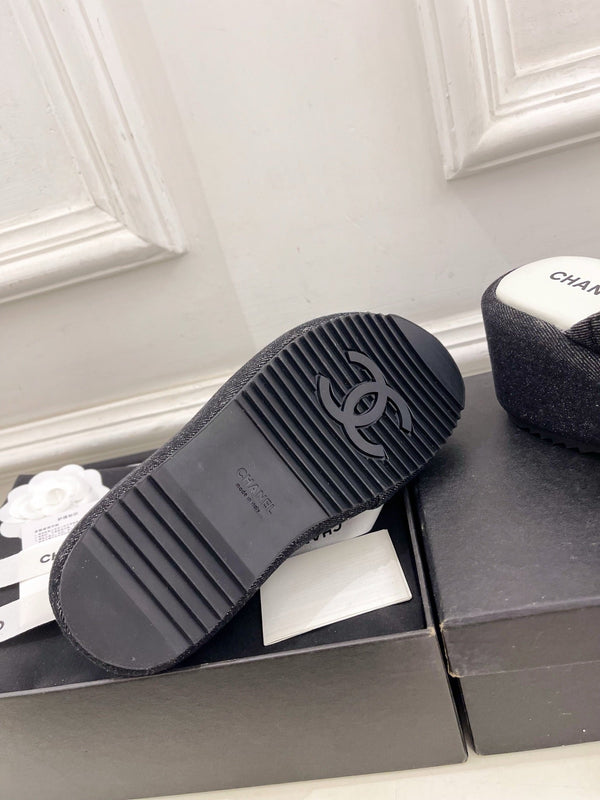 CC 25 Platform Slippers Black Sheepskin 331003