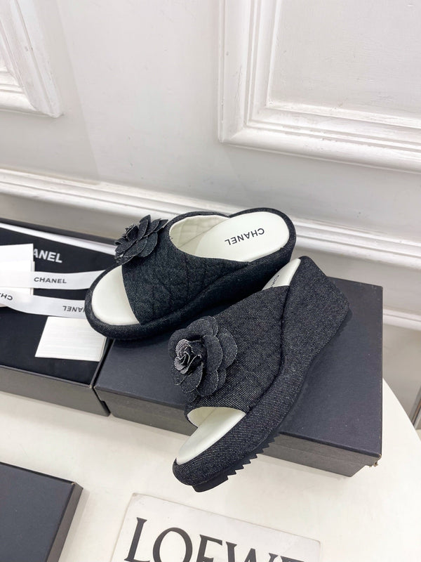 CC 25 Platform Slippers Black Sheepskin 331003