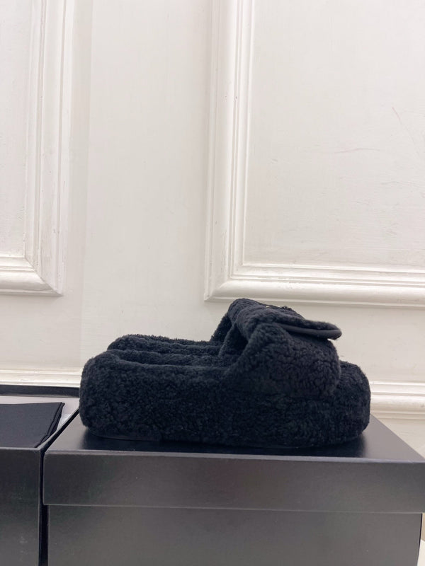 CC 25s Logo Slippers 50mm Black Wool GHW 435261