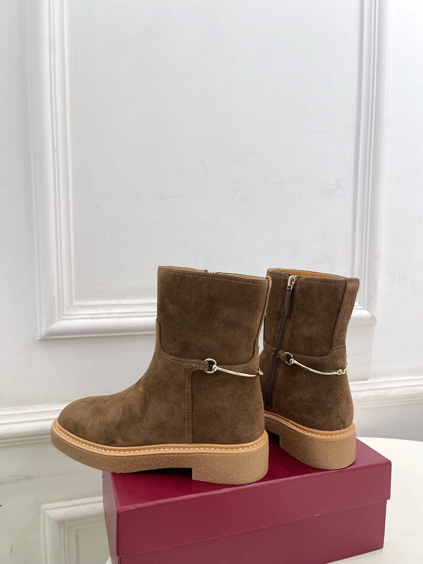 Gucci 25𝐬𝐬 horsebit ankle boots chestnut brown suede 435376