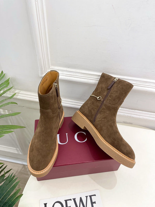 Gucci 25𝐬𝐬 horsebit ankle boots chestnut brown suede 435376