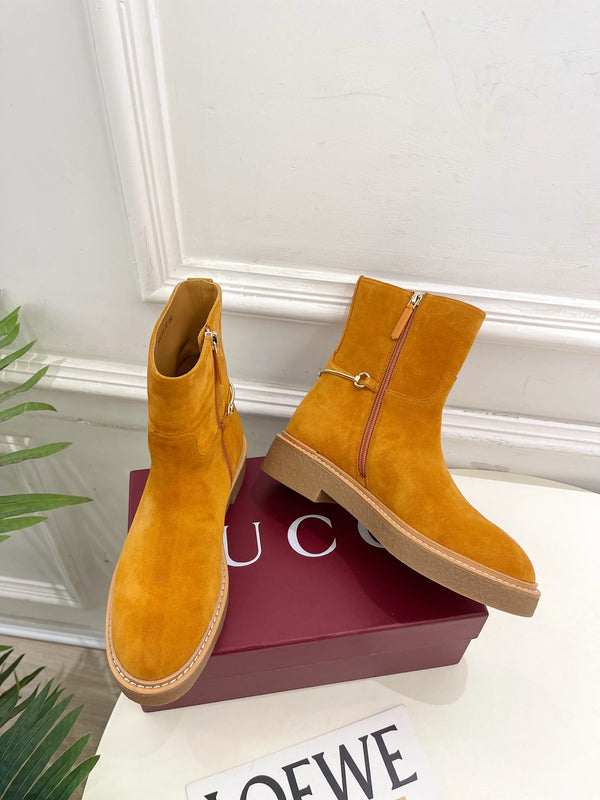 Gucci 25𝐬𝐬 horsebit ankle boots mustard yellow suede 435377