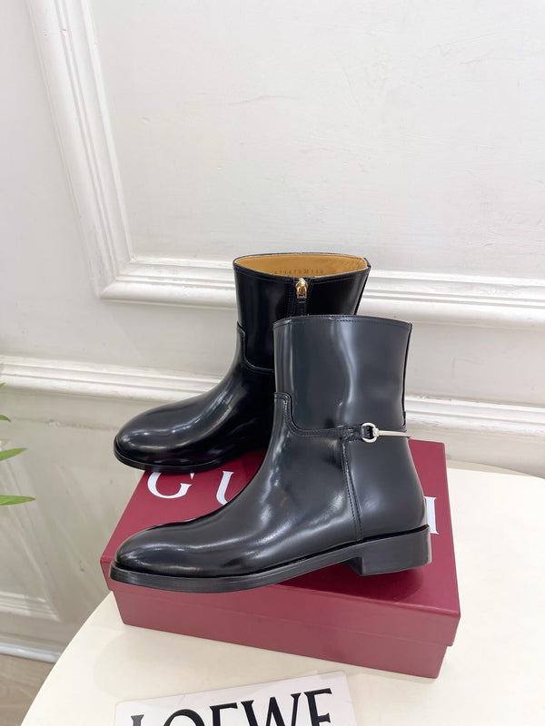 Gucci 25𝐬𝐬 horsebit ankle boots black patent calfskin 435384