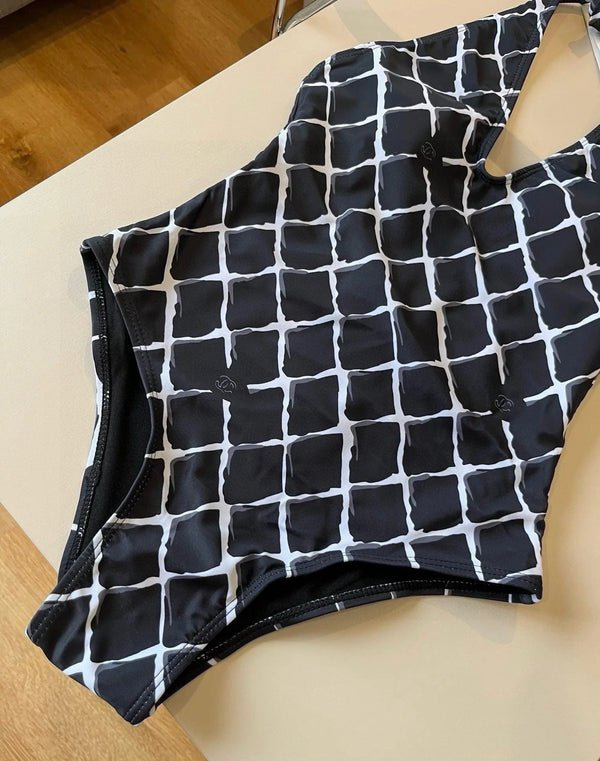 CC BIKINI SWIMSUIT SET IN WHITE CHECKERED PRINT ON BLACK BACKGROUND 624545