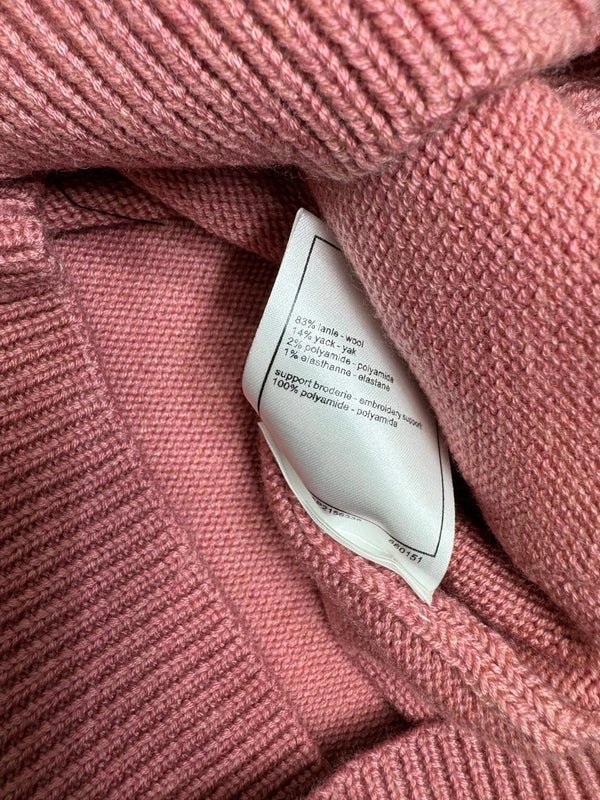 CHANEL HEAVY KNIT CARDIGAN WITH EMBELLISHED FLORAL DETAILS 274876