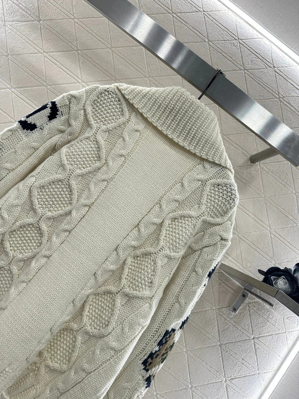 CHANEL 25S ZIPPERED CARDIGAN STYLE 115