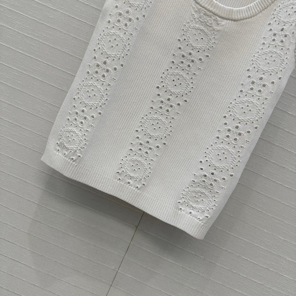 CHANEL SLEEVELESS TOP STYLE 62