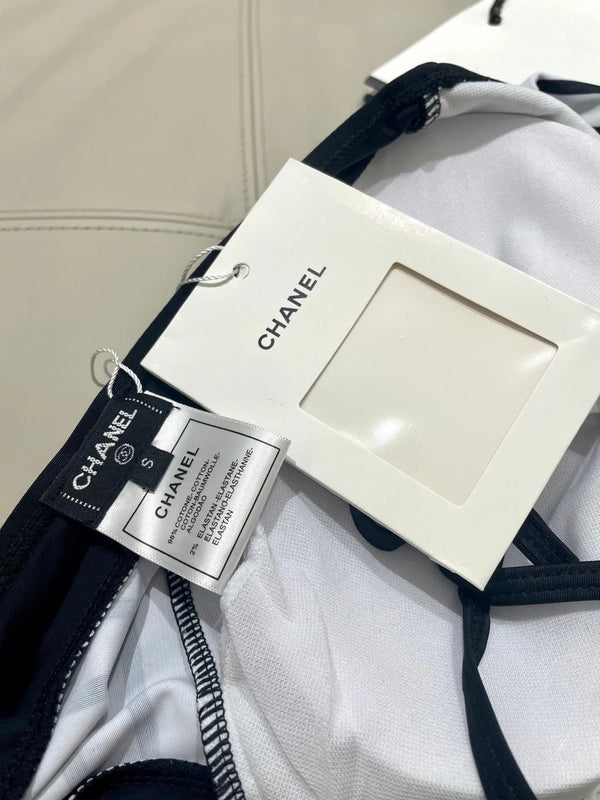 CC BIKINI SWIMSUIT SET IN WHITE WITH BLACK VERTICAL STRIPES 633258