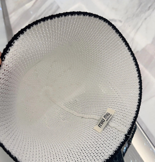 MM BUCKET IN WHITE MESH FABRIC