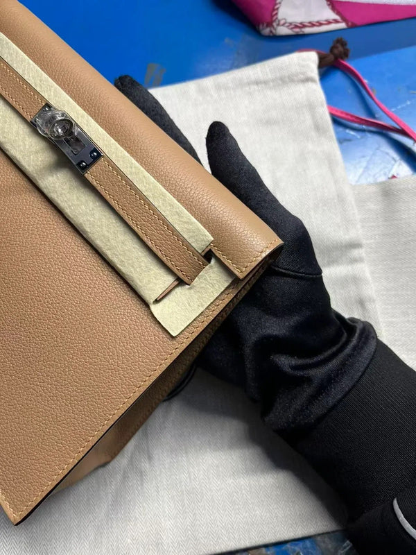 KELLY DANSE 22 TAN BROWN IN CALFSKIN SILVER HARDWARE