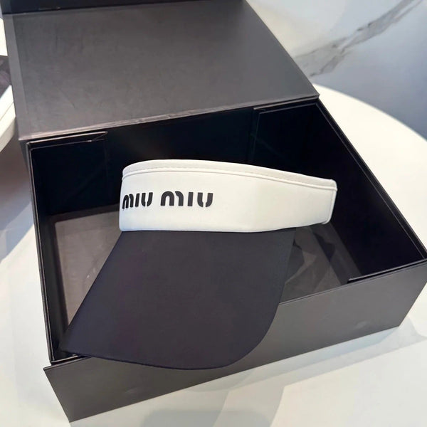 CAPPELLINO CON VISIERA MM SPORT IN TESSUTO NERO E BIANCO