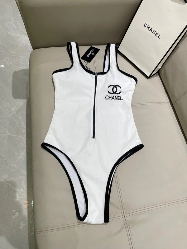 CC BIKINI SWIMSUIT SET IN WHITE AND BLACK TRIM 604254