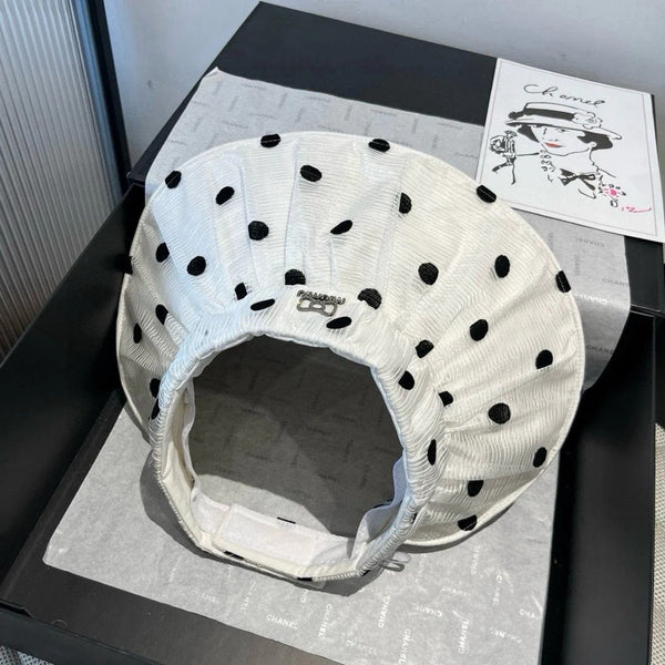 MM OPEN-TOP HAT IN WHITE WITH POLKA DOTS FABRIC