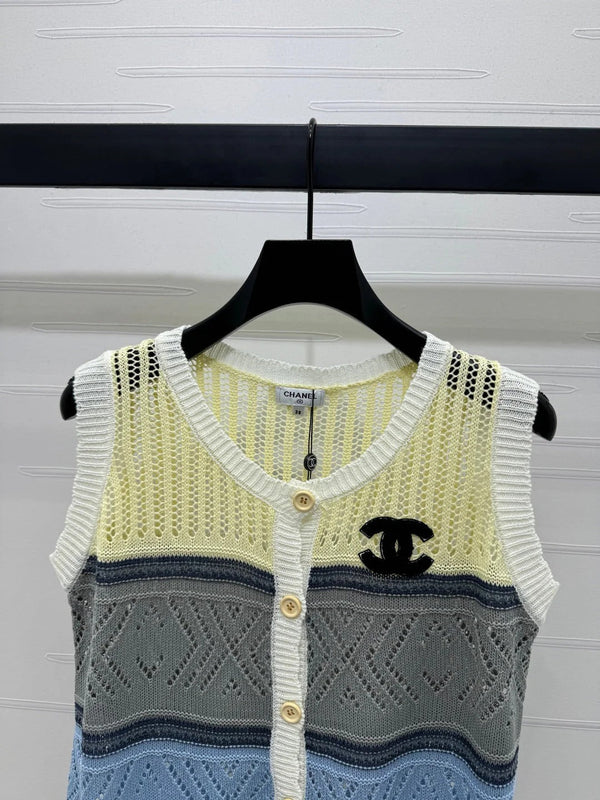 GILET APERTO CON LOGO RICAMATO CHANEL 274869