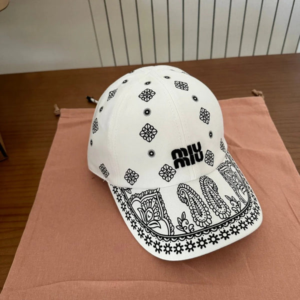 MM BASEBALL CAP IN WHITE WITH WHITE EMBROIDERED PATTERN