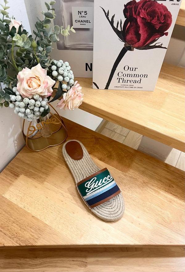 GG SLIDES IN MULTICOLOR RAFFIA