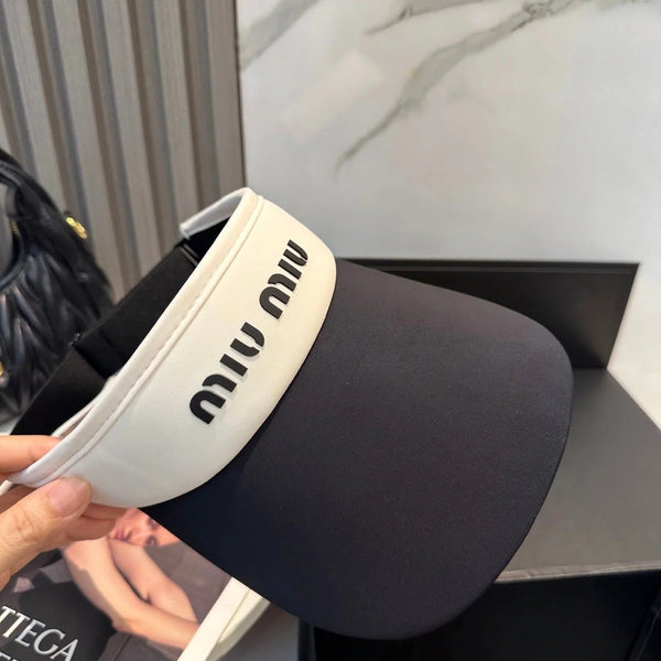 CAPPELLINO CON VISIERA MM SPORT IN TESSUTO NERO E BIANCO